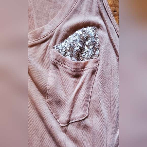 Guess Tank Top - Picture 2 of 4